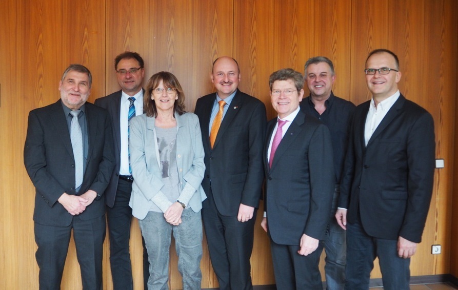 Treffen der unterfränkischen SPD-Abgeordneten mit den Arbeitsagenturen Würzburg, Schweinfurt und Aschaffenburg. Von links nach rechts: Harald Maidhof (Agentur für Arbeit Aschaffenburg), Thomas Stelzer (Agentur für Arbeit Schweinfurt), Kathi Petersen, MdL (Schweinfurt), Bernd Rützel, MdB (Main-Spessart), Georg Rosenthal, MdL (Würzburg Stadt), Eugen Hain und Richard Paul (Agentur für Arbeit Würzburg)