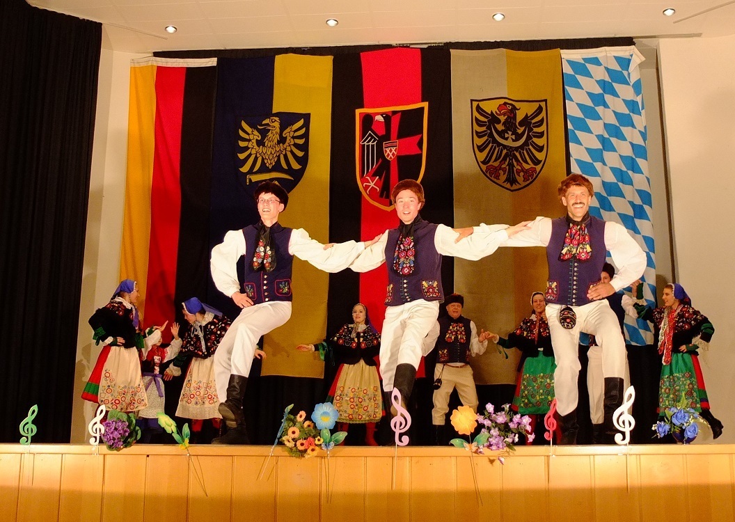 Rasanter "Krakowiak" aus Pommern mit Tänzern der IHNA
