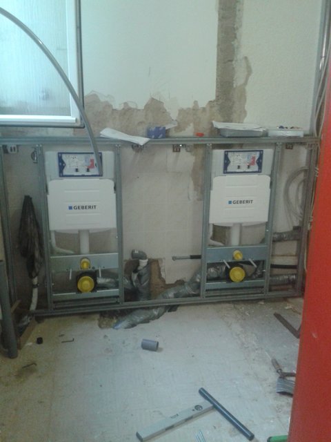 Sanitärinstallationsarbeiten. November 2015