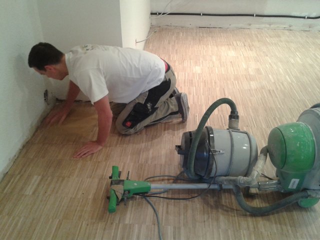 Abschleifen der vorhandenen Holzböden