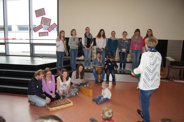 Die Jugendlichen zeigten am Ende des Workshops, was sie gelernt haben.