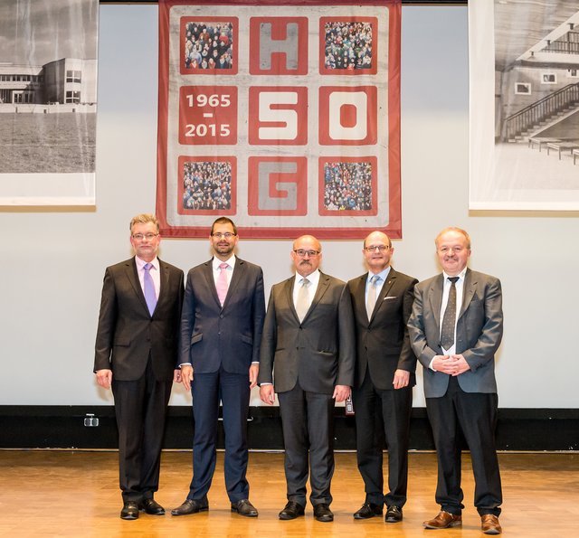 Sie überbrachten Glückwünsche zum 50-jährigen Bestehen des HSG (von links): Ministerialdirigent Walter Gremm, Landrat Jens Marco Scherf, Schulleiter Konrad Blank, Bürgermeister Michael Berninger und der Landtagsabgeordnete Hans-Jürgen Fahn.