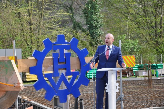 Bundestagsabgeordneter Alexander Hoffmann initiierte wichtige Führungstreffen um den Neubau sowie die Unterstützung des THW's in die Wege zu leiten.