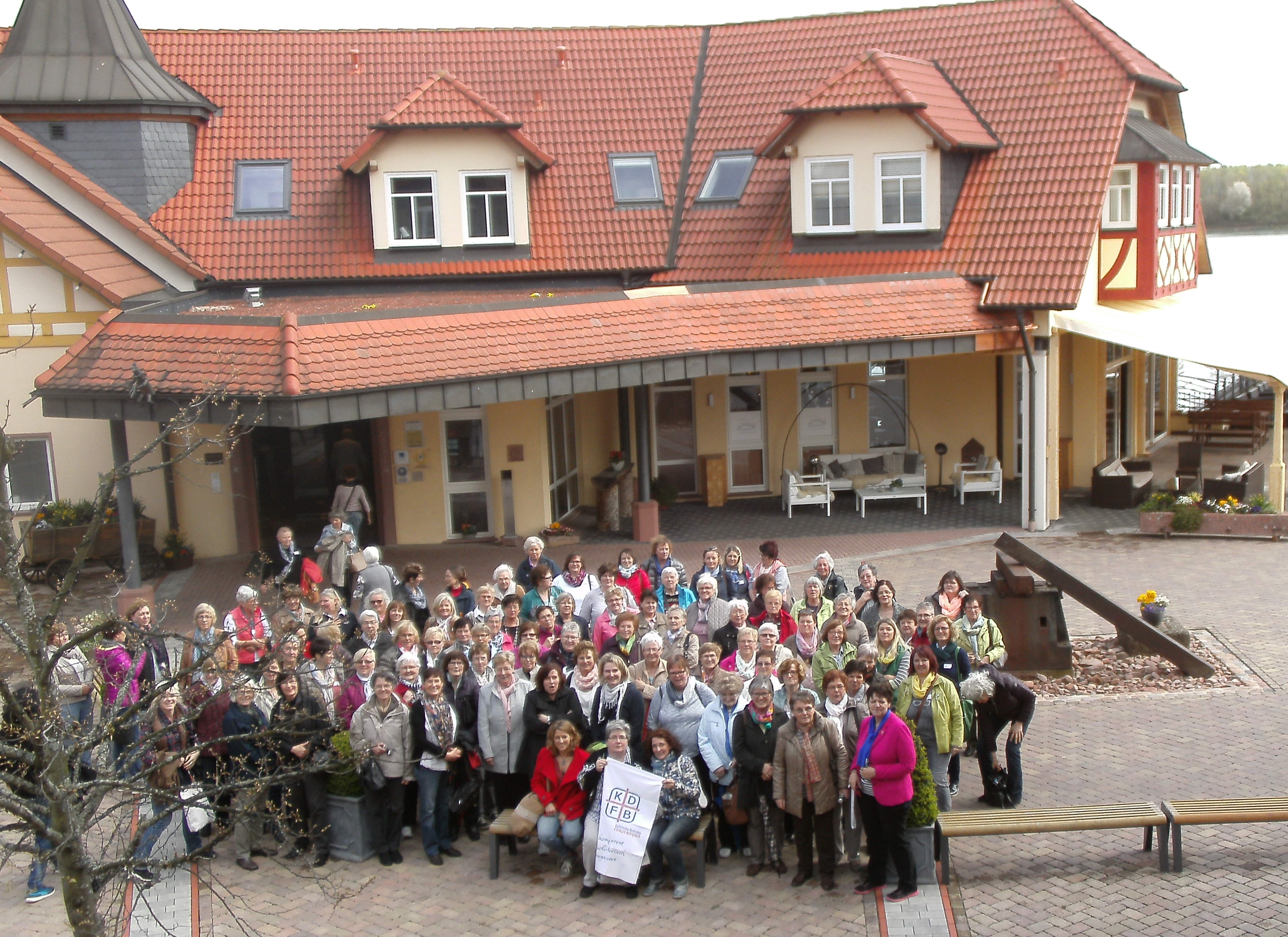 Zwischen Workshops und Kaffeepause noch ein Gruppenfoto der Teilnehmer