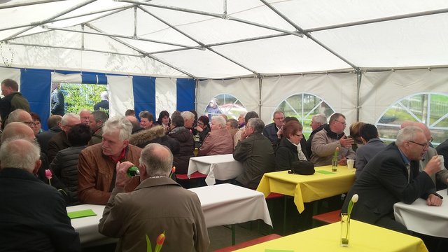 Der Frühschoppen war trotz Kälte gut besucht.
