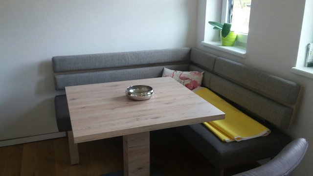 Nach dem Umbau: im Büro ist eine gemütliche Sitzecke entstanden.