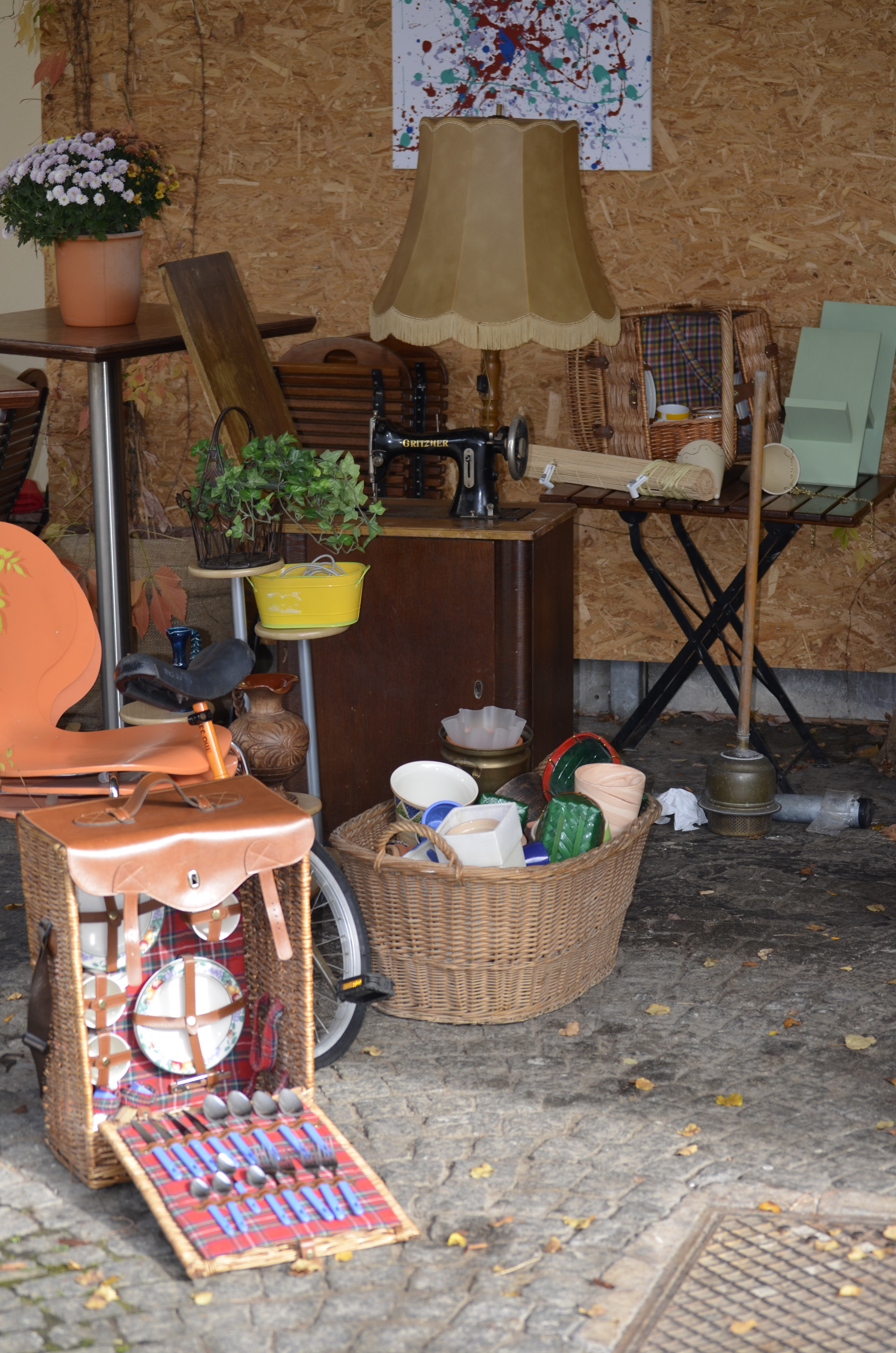 Da schlagen doch die Herzen der Flohmarkt-Schnäppchenjäger höher… (Foto: Stephan Schreitz)