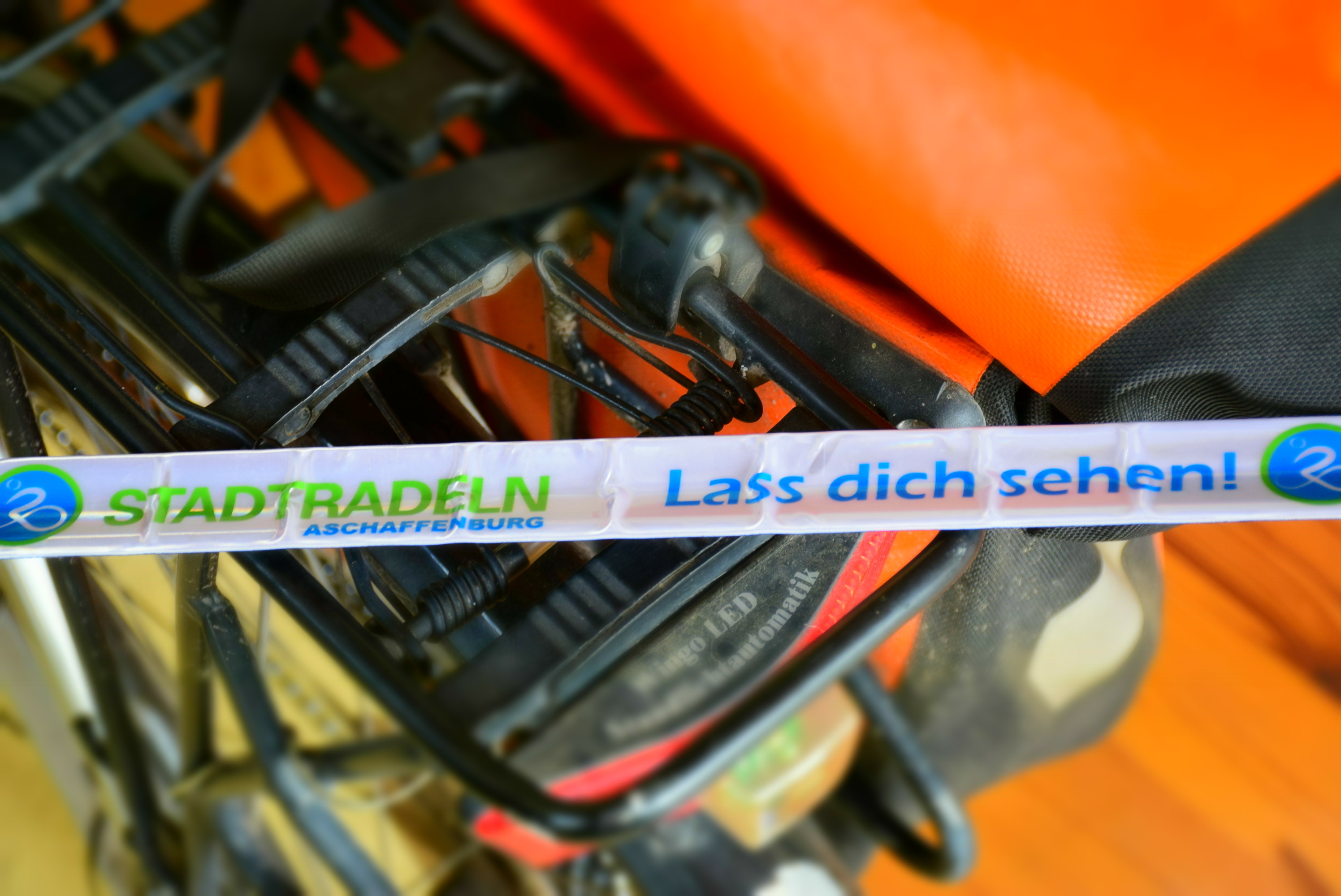 Reflexionsbänder für mehr Sicherheit