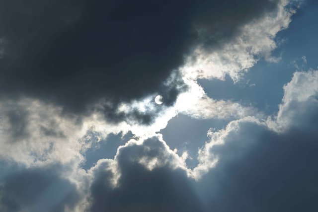 Mai-Sonne adé.