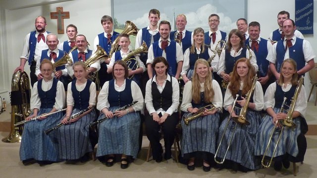 Odenwälder Trachtenkapelle Wenschdorf-Monbrunn unter der Leitung von Susanne Hock beim Musikalischen Maienabend 2016