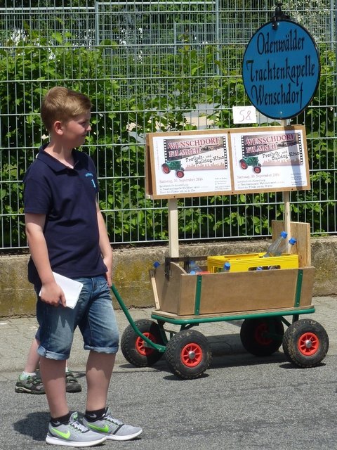 "Odenwälder Trachtenkapelle Wenschdorf-Monbrunn"  -  Blumenkorso Bienenmarkt Michelstadt 22. Mai 2016