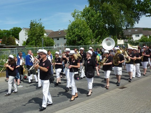 Show & Marching-Band Happy Sound Michelstadt - Blumenkorso Bienenmarkt Michelstadt 22. Mai 2016