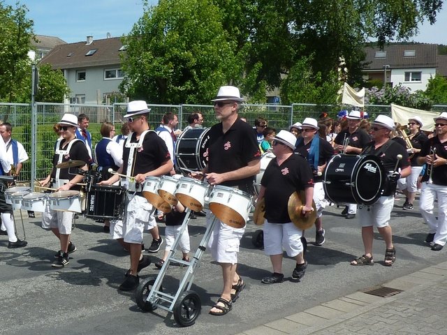 Show & Marching-Band Happy Sound Michelstadt - Blumenkorso Bienenmarkt Michelstadt 22. Mai 2016