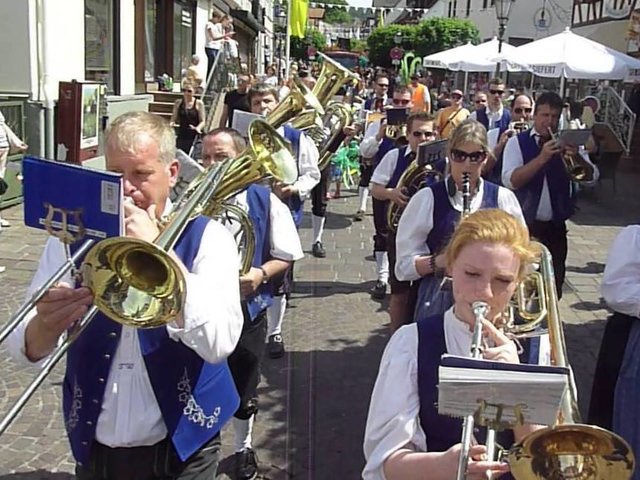 "Odenwälder Trachtenkapelle Wenschdorf-Monbrunn"  -  Blumenkorso Bienenmarkt Michelstadt 22. Mai 2016