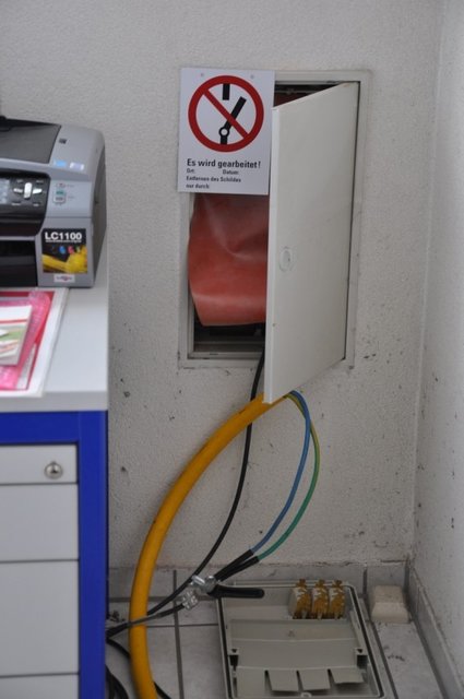 Einspeisung direkt am Hauptverteiler.