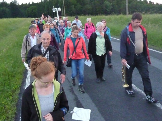 Odenwälder Trachtenkapelle Wenschdorf-Monbrunn bei der Wallfahrt nach Walldürn am 5. Juni 2016