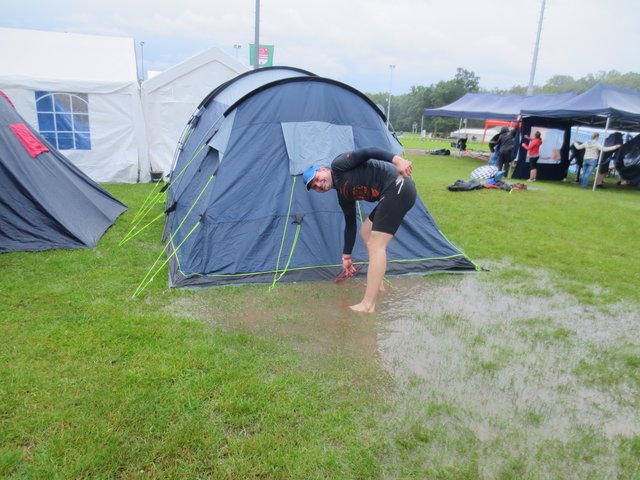24-Stundenlauf - so kurz wie noch nie. Starkregen und weitere Unwetterwarnungen machten ein Fortsetzen der Veranstaltung zunichte.