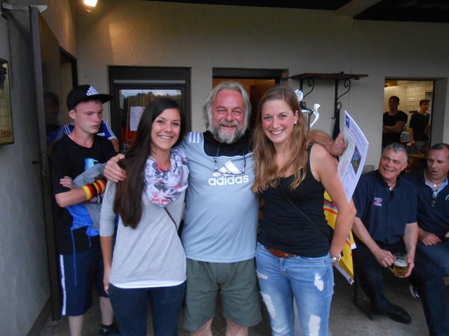Platz 2: "Geis and Girls"