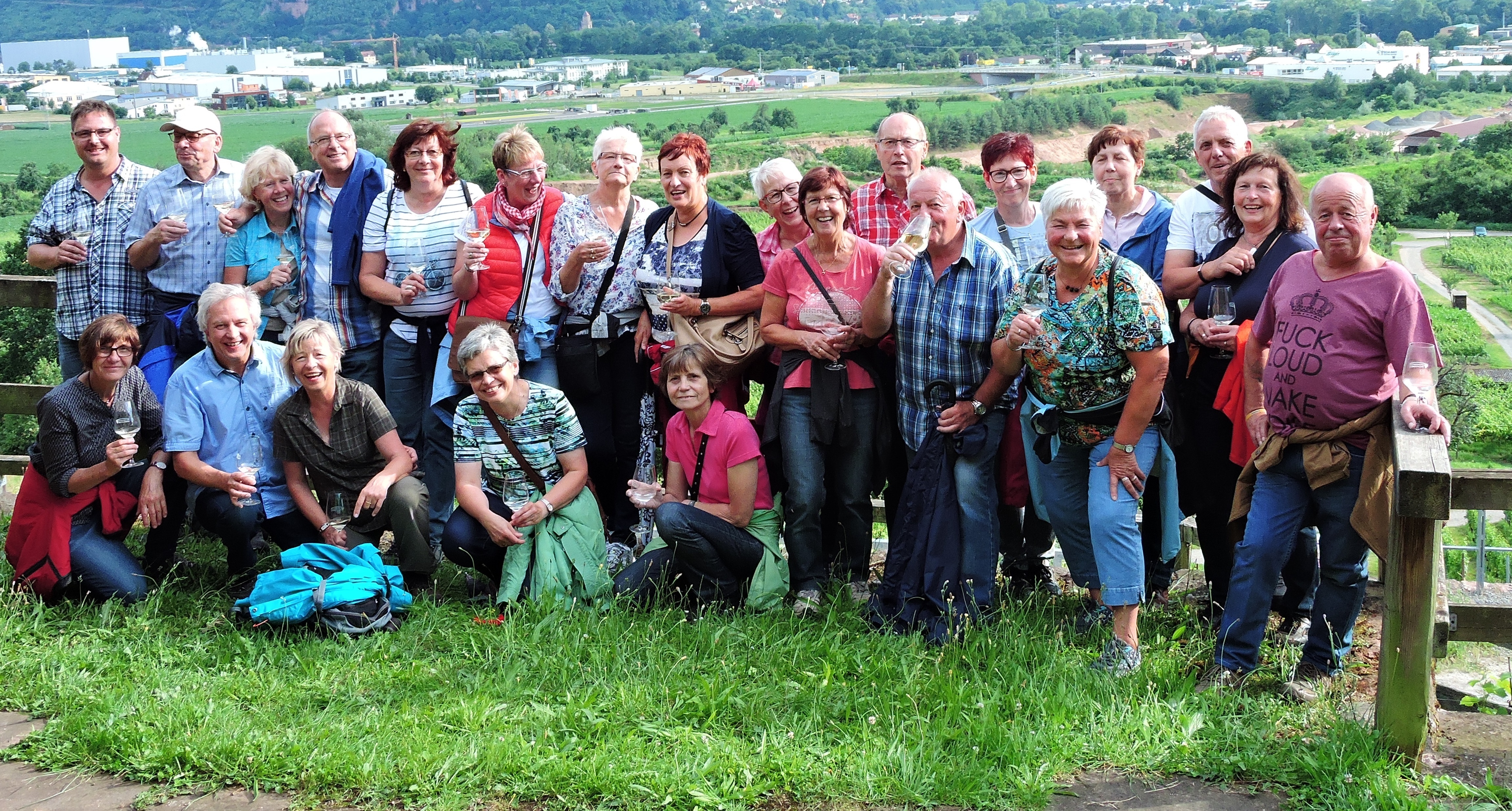 Gruppenfoto im Weinberg