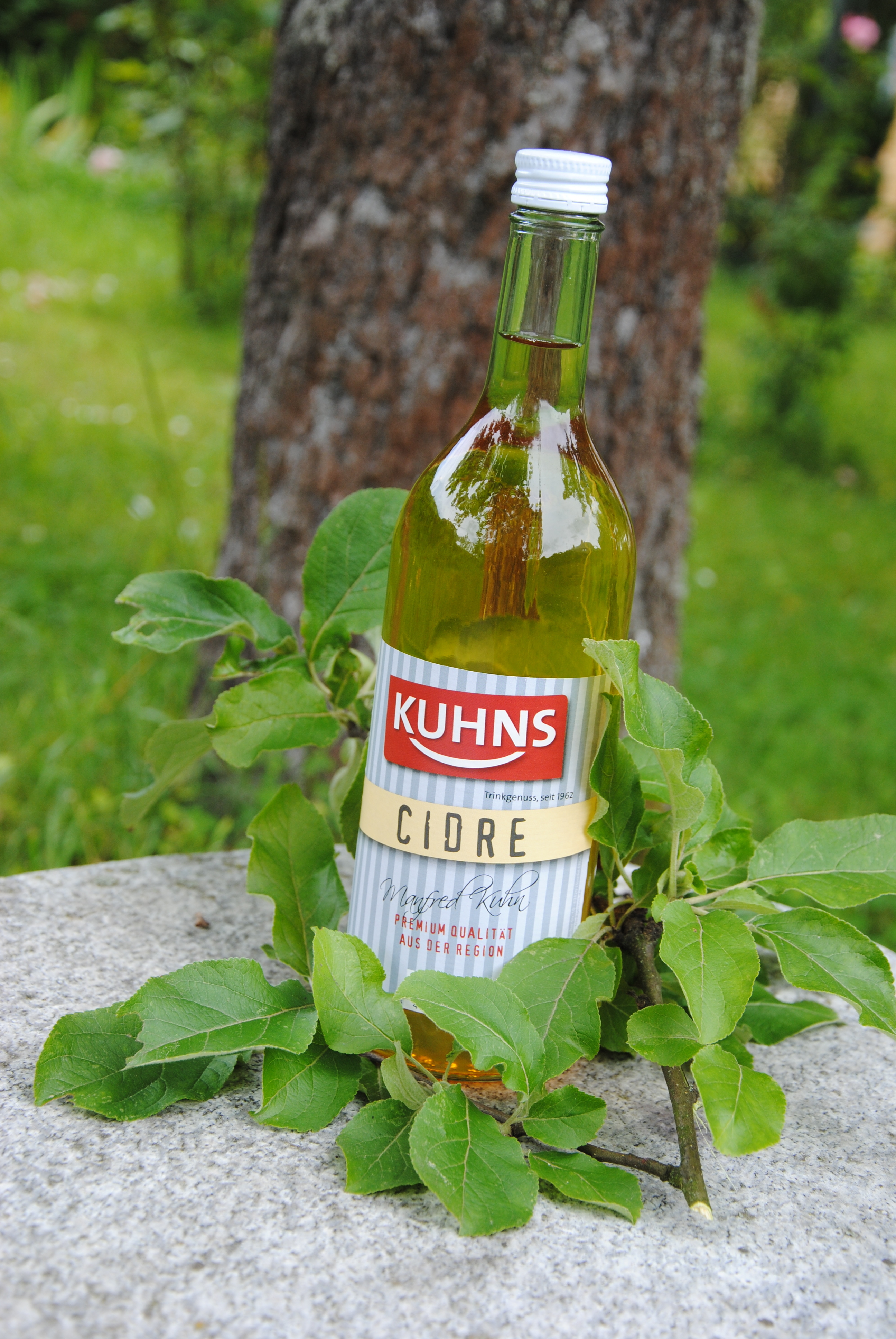 KUHNs Cidre erhalten sie in der günstigen 0,75 l Flasche schon für 1.79 Euro oder in der handlichen 0,33 l Flasche.