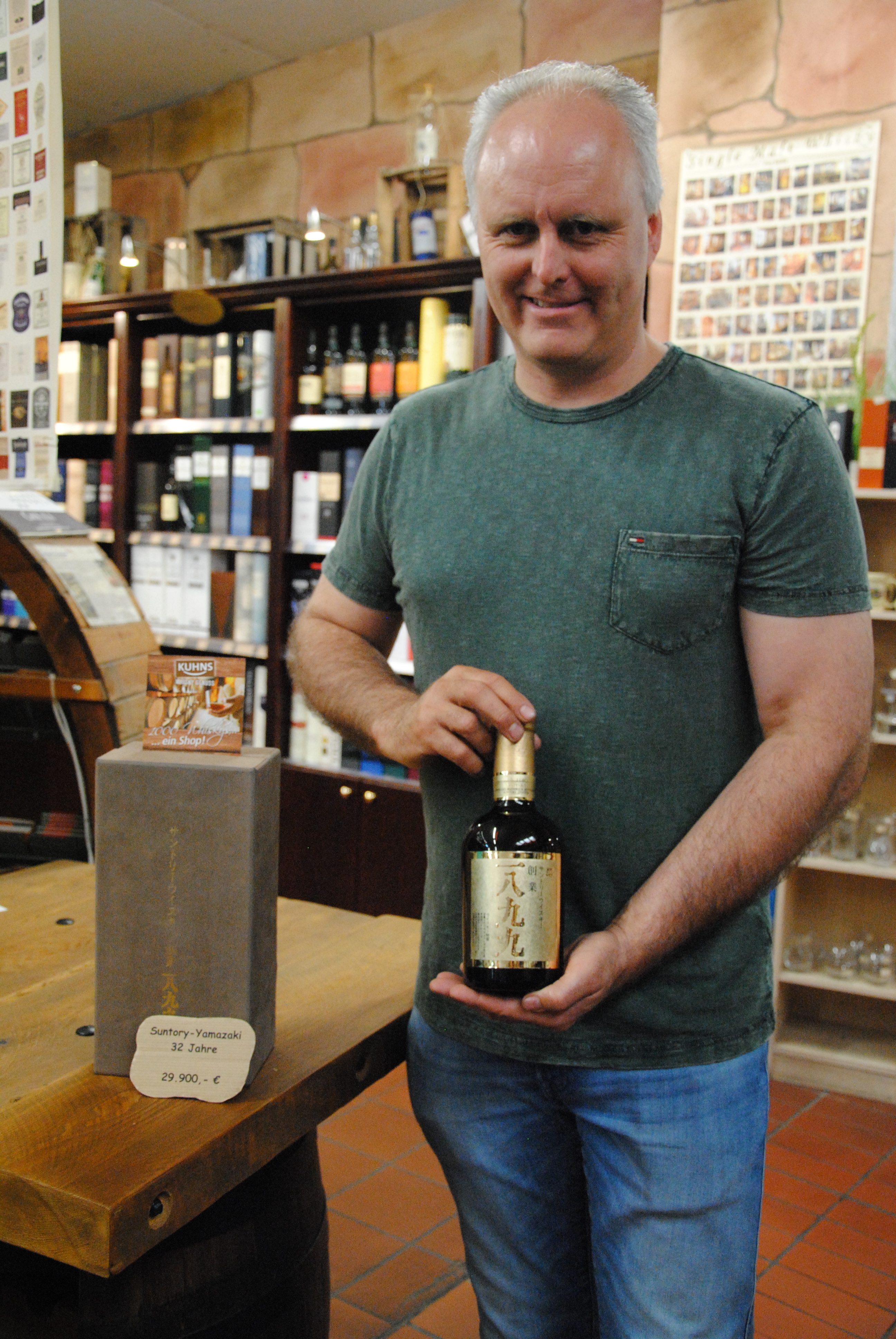 Auf den Suntory Yamazaki ist Whiskykenner Manfred Kuhn besonders stolz.