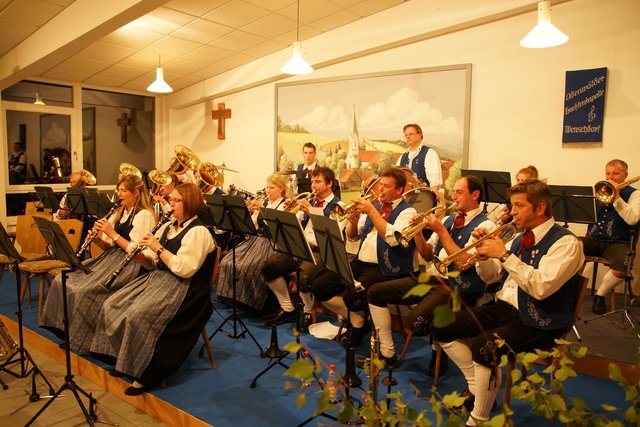 In Aktion: die Odenwälder Trachtenkapelle Wenschdorf-Monbrunn.