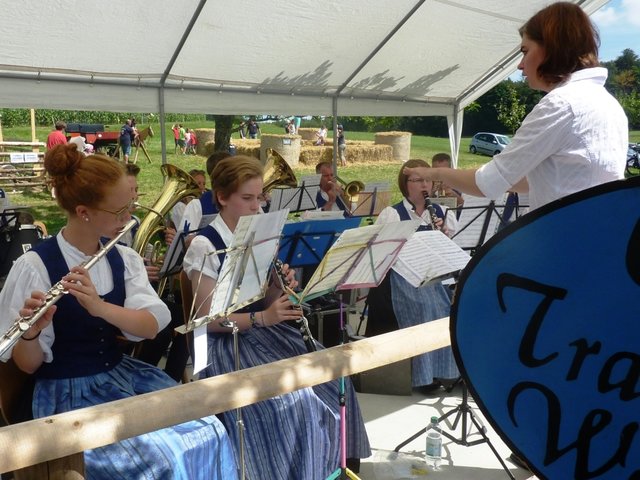 "Odenwälder Trachtenkapelle Wenschdorf-Monbrunn" beim Kapellenfest Monbrunn