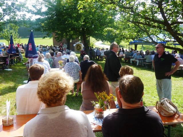 "Odenwälder Trachtenkapelle Wenschdorf-Monbrunn" beim Kapellenfest Monbrunn