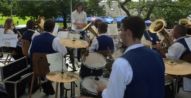 "Odenwälder Trachtenkapelle Wenschdorf-Monbrunn" beim Kapellenfest Monbrunn