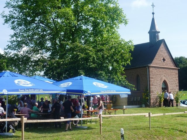 "Odenwälder Trachtenkapelle Wenschdorf-Monbrunn" beim Kapellenfest Monbrunn