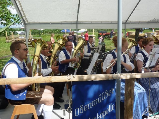 "Odenwälder Trachtenkapelle Wenschdorf-Monbrunn" beim Kapellenfest Monbrunn
