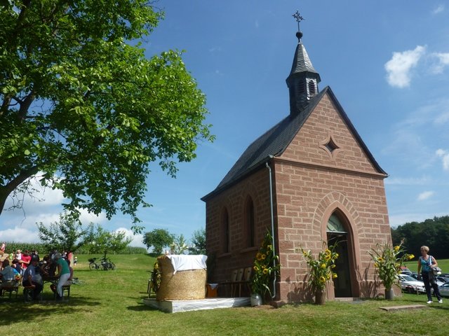 "Odenwälder Trachtenkapelle Wenschdorf-Monbrunn" beim Kapellenfest Monbrunn