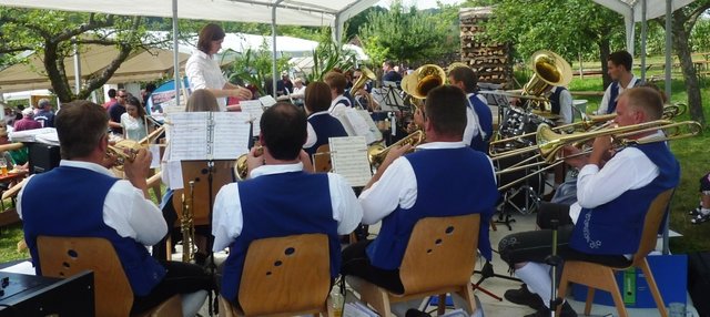 "Odenwälder Trachtenkapelle Wenschdorf-Monbrunn" beim Kapellenfest Monbrunn