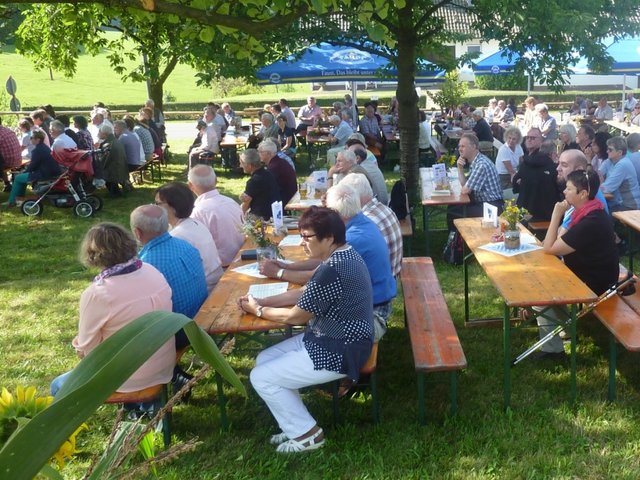 "Odenwälder Trachtenkapelle Wenschdorf-Monbrunn" beim Kapellenfest Monbrunn
