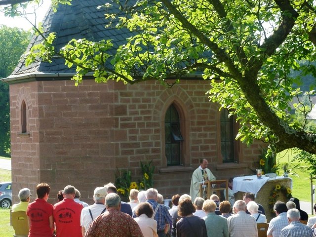 "Odenwälder Trachtenkapelle Wenschdorf-Monbrunn" beim Kapellenfest Monbrunn