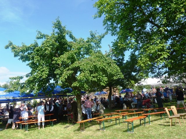 "Odenwälder Trachtenkapelle Wenschdorf-Monbrunn" beim Kapellenfest Monbrunn