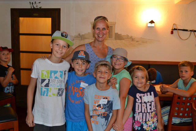 2. Siegergruppe mit Löwenmama Nora Dölzer