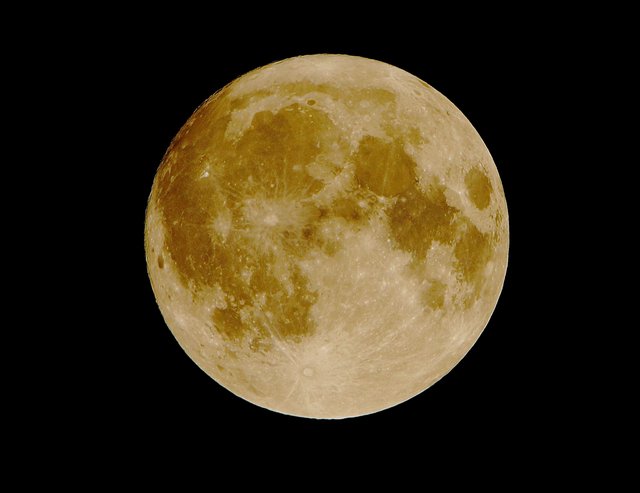 Vollmond am 15.10.2016 gegen 23.30 Uhr