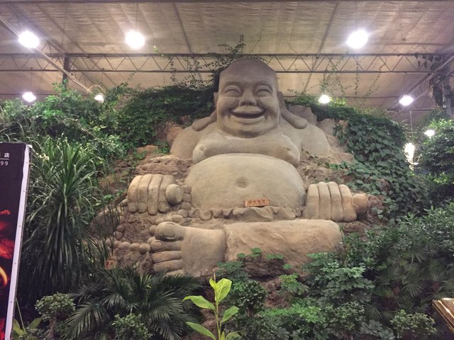Das "Tengtou Dongfang Tianyuan Eco Restaurant, Ningbo", eine Mischung aus Outdoor- und Indoor-Restaurant