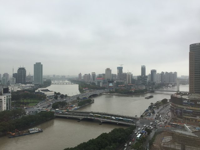 Aussicht aus dem Hotelzimmer des Shangri-La auf Teile Ningbos