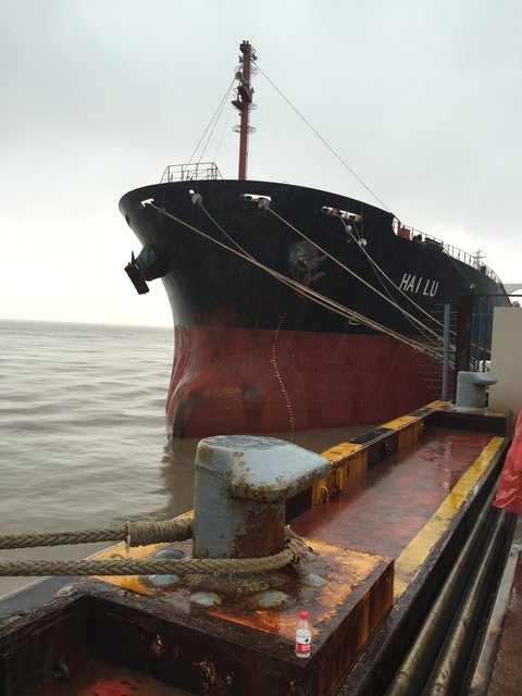 Im Container-Hafen Ningbo/Beilun