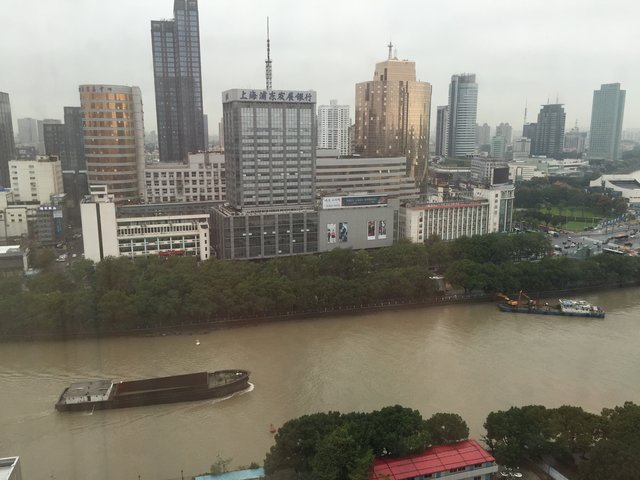 Aussicht aus dem Hotelzimmer des Shangri-La auf Teile Ningbos