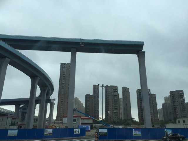 Baustelle einer Hochbahn in Ningbo