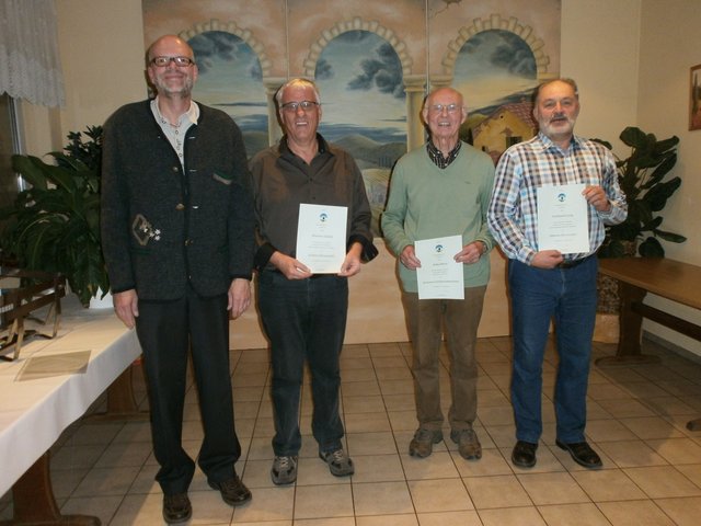 Verleihung der bronzenen Verdienstmedaille und silbernen und goldenen Ehrennadeln durch Michael Bergmann ( 3. Vorsitzender des Spessartbundes )