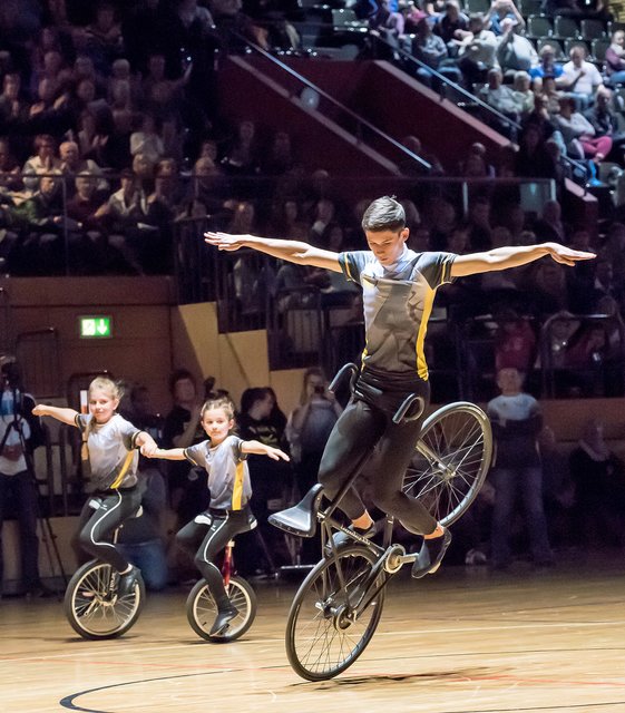 Perfekte Balance auf Spezialrädern zeigten die Kunstradsportler des RV Adler Soden.
