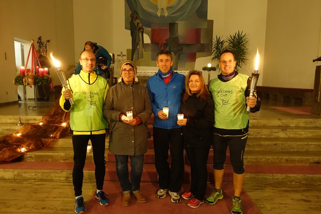 Das Organisationsteam Friedenslichtlauf 2016. V.l.n.r. Norbert Abb, Carolin Wohlmann, Rainer und Irene Schmitt und Udo Wohlmann. (Bild von Olaf Braum)