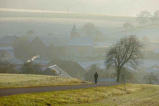 Wanderer bei Reichartshausen.