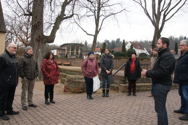 Kurze Begrüßung durch Andrea Faggiano vor der Anna-Kapelle.