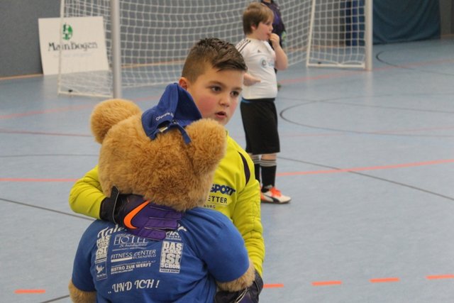 Der Ball ist nicht immer das Wichtigste beim Fußball