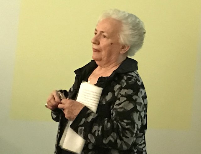 Maria Holzheid bei der Begrüßung.